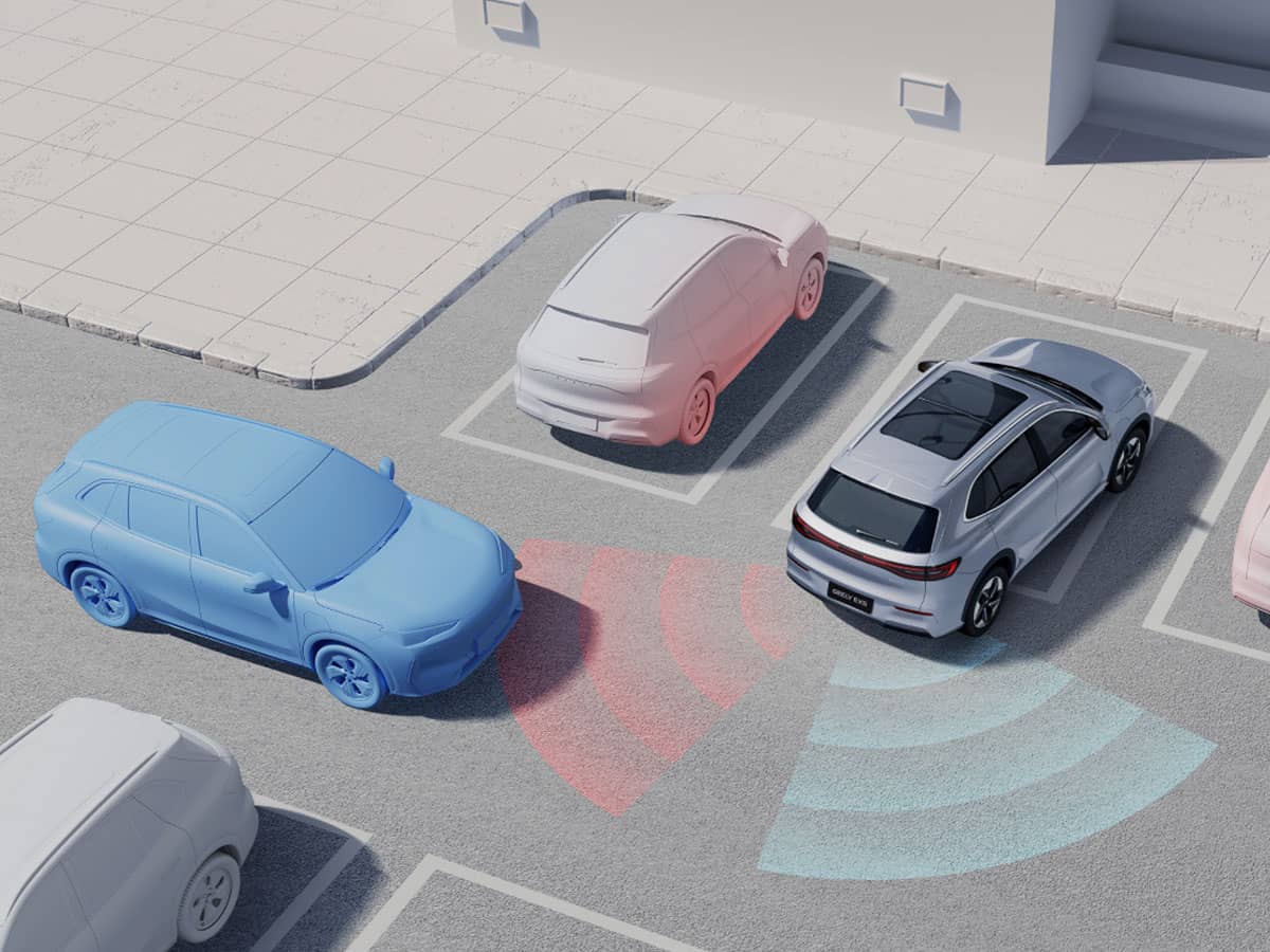 GEELY EX5 Предупреждение за напречен трафик отзад (RCTA)